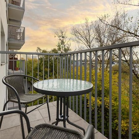 Warsaw Sokolowska One Bedroom Apartament By Noclegi Renters Екстер'єр фото