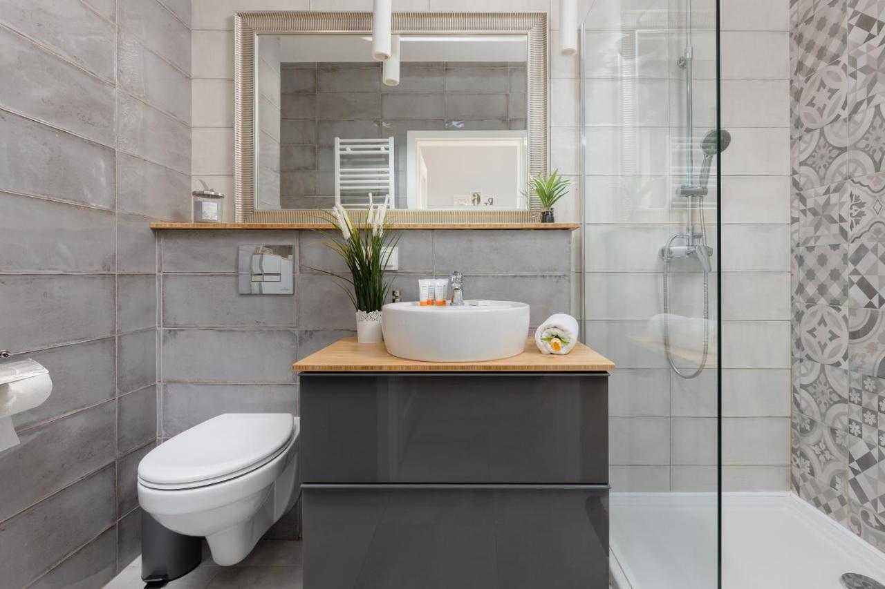 Warsaw Sokolowska One Bedroom Apartament By Noclegi Renters Екстер'єр фото